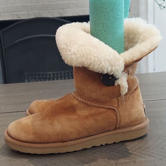 UGG Bailey Button Boots Sz 6 - Picture 3 of 11